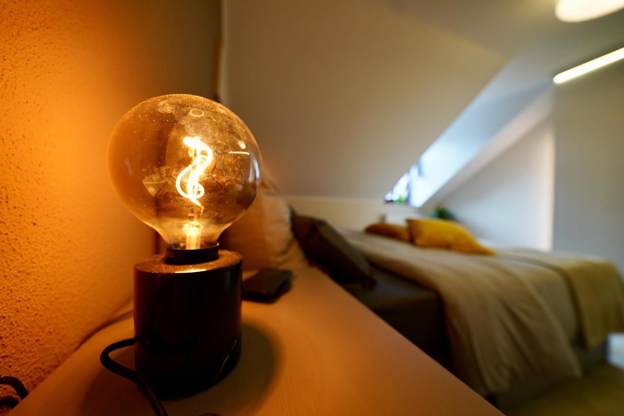 Edler Wohnraum Noble Stadtoase Mit Boxspringbett, Kaffeevollautomat & Parkplatz 茨维考 外观 照片