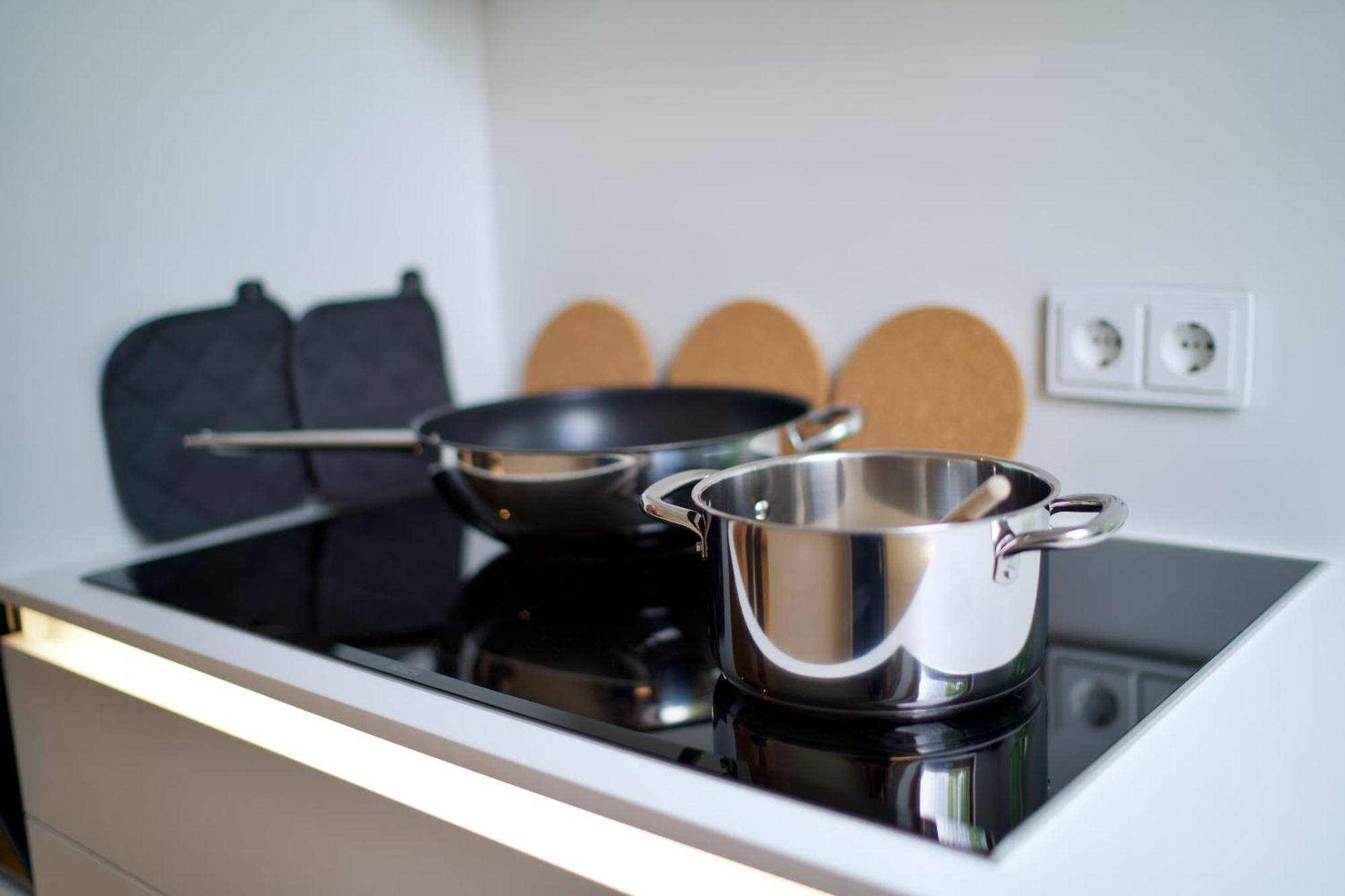 Edler Wohnraum Noble Stadtoase Mit Boxspringbett, Kaffeevollautomat & Parkplatz 茨维考 外观 照片