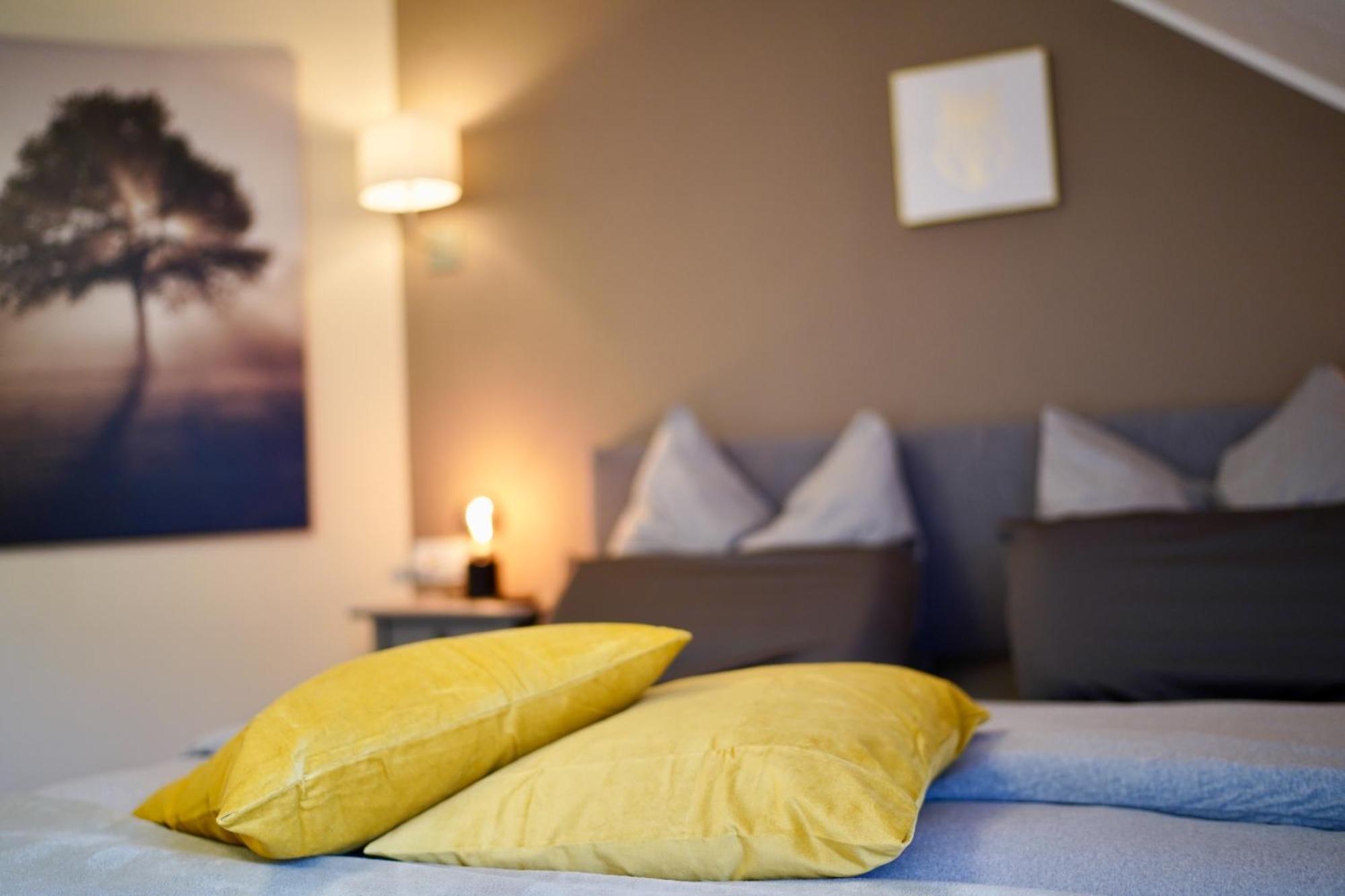Edler Wohnraum Noble Stadtoase Mit Boxspringbett, Kaffeevollautomat & Parkplatz 茨维考 外观 照片