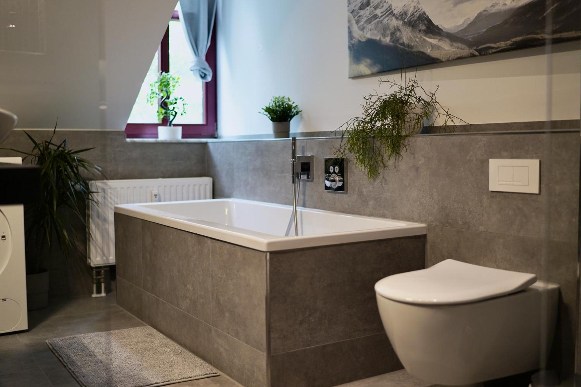 Edler Wohnraum Noble Stadtoase Mit Boxspringbett, Kaffeevollautomat & Parkplatz 茨维考 外观 照片