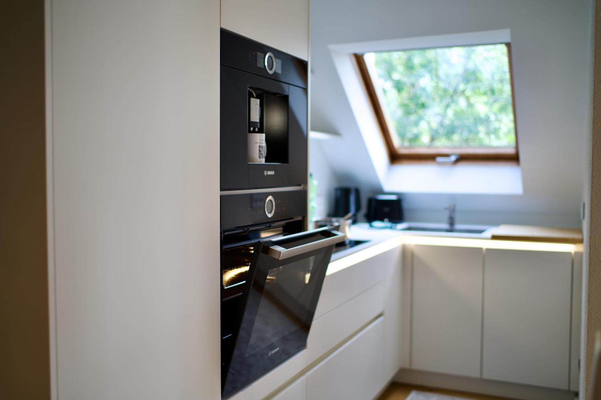Edler Wohnraum Noble Stadtoase Mit Boxspringbett, Kaffeevollautomat & Parkplatz 茨维考 外观 照片