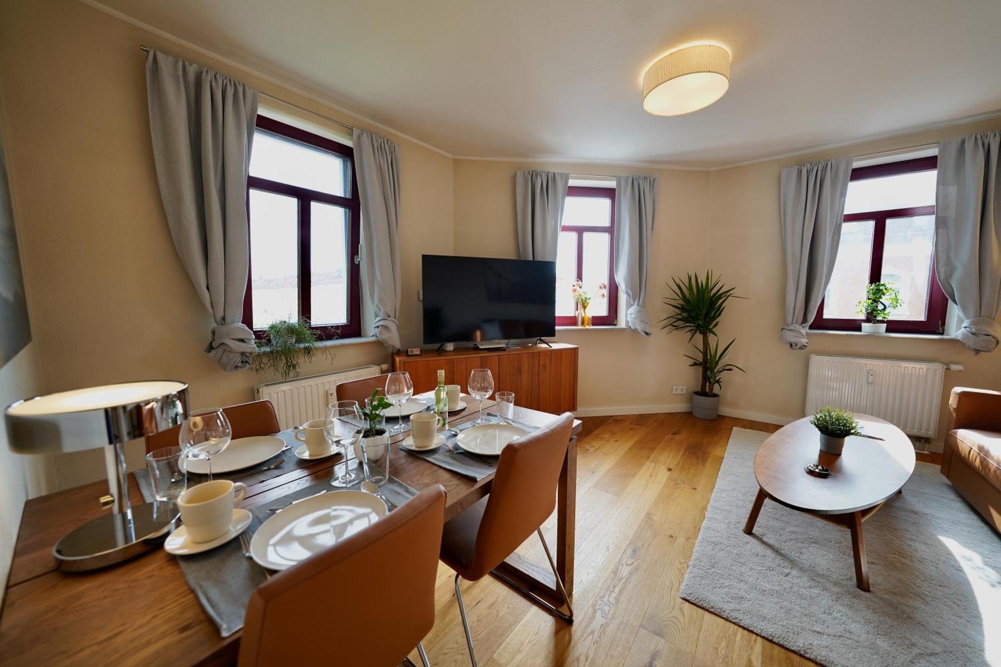 Edler Wohnraum Noble Stadtoase Mit Boxspringbett, Kaffeevollautomat & Parkplatz 茨维考 外观 照片